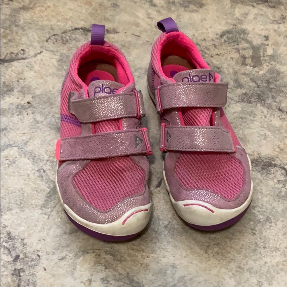 Plae ty suede she’s, toddle girl size 11.5